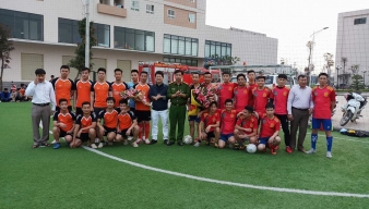 Kịch tính, hấp dẫn trận đá giao hữu giữa Quang Khởi và Phòng cảnh sát PCCC số 4 Nghệ An chiều nay