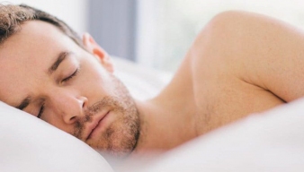 Giáo sư Anh khuyên làm một việc trước khi ngủ vào ban đêm để ngừa béo phì và tiểu đường