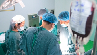 Cấp cứu bệnh nhân chửa ngoài dạ con vỡ ngập máu ổ bụng