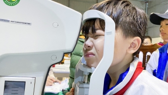 ẤM ÁP VÀ NHÂN VĂN, CHƯƠNG TRÌNH THIỆN NGUYỆN “VÌ ÁNH MẮT VÀ NỤ CƯỜI XINH TƯƠI” CHO HỌC SINH THCS QUỲNH DỊ