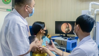 BÉ TRAI 7 TUỔI BỊ ĐỈA CHUI VÀO MŨI KHI ĐI TẮM SÔNG